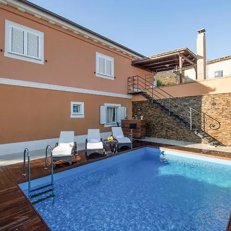 3 Bedroom Lovely In Pobri *