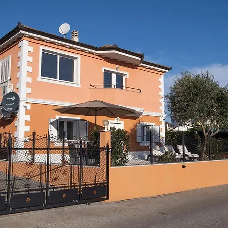 3 Bedroom Lovely In Pobri