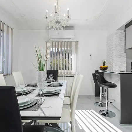 3 Bedroom Lovely In Pobri *