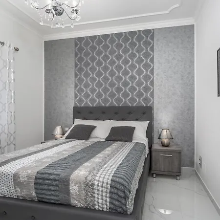 度假居 3 Bedroom Lovely In Pobri *
