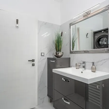 3 Bedroom Lovely In Pobri Дом отдыха
