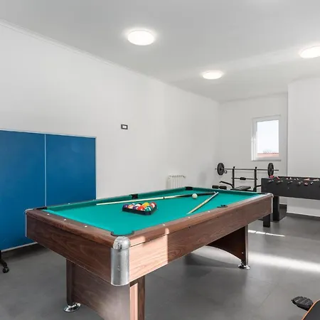 3 Bedroom Lovely In Pobri Дом отдыха Donji Rukavac