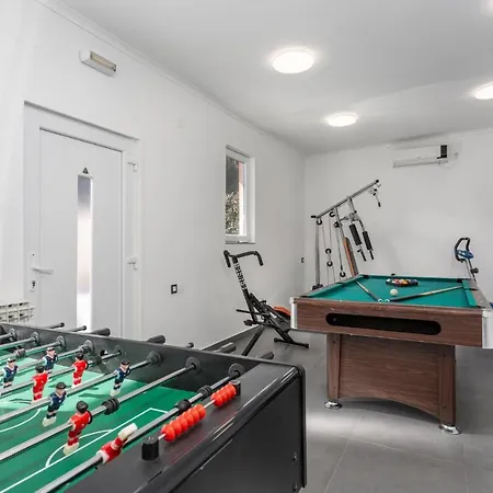 3 Bedroom Lovely In Pobri Donji Rukavac
